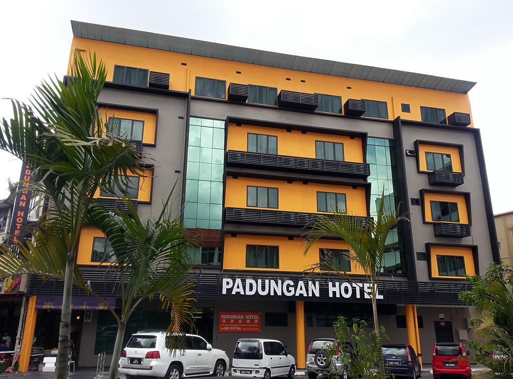 Padungan Hotel Kuching Eksteriør bilde