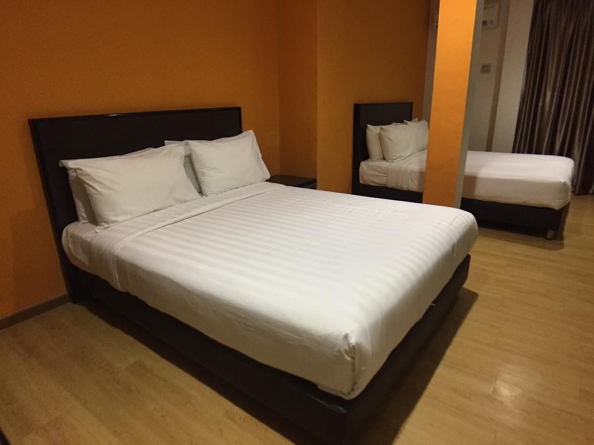 Padungan Hotel Kuching Eksteriør bilde