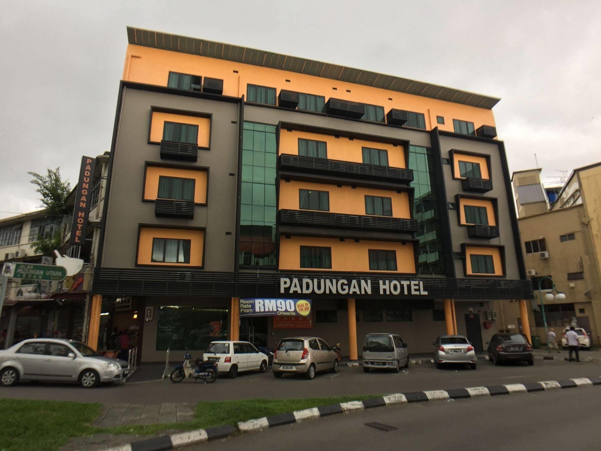 Padungan Hotel Kuching Eksteriør bilde