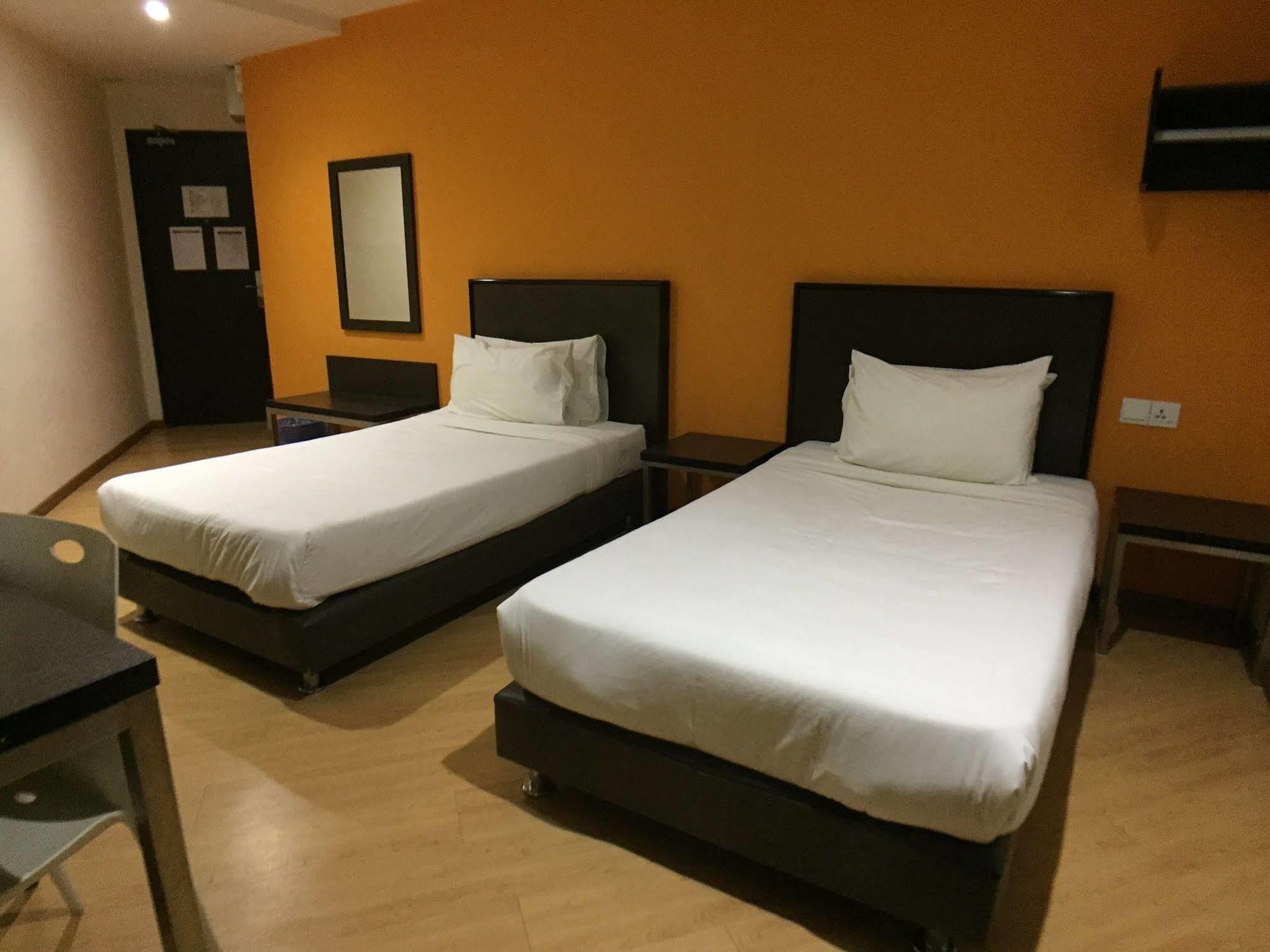 Padungan Hotel Kuching Eksteriør bilde