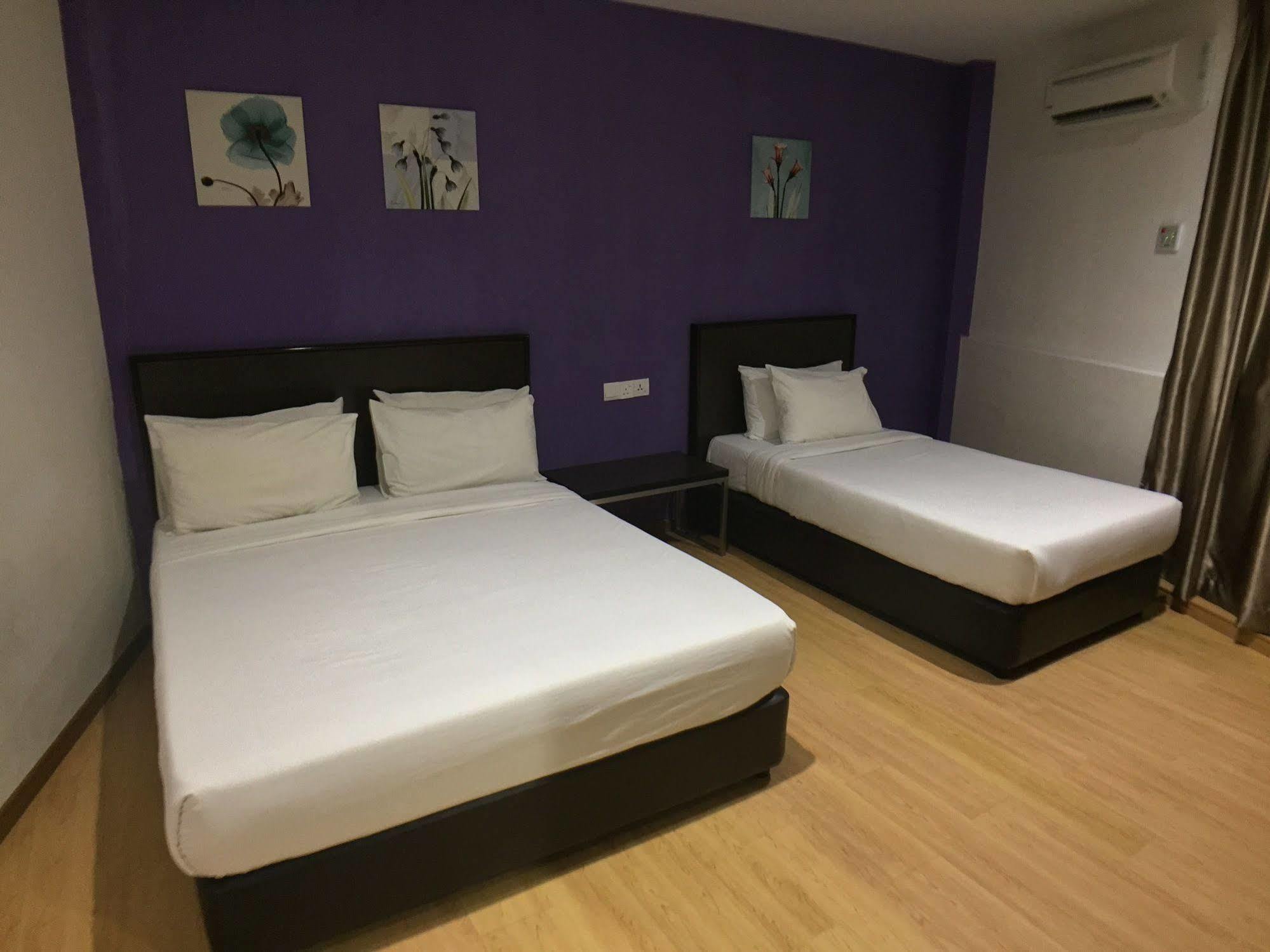 Padungan Hotel Kuching Eksteriør bilde